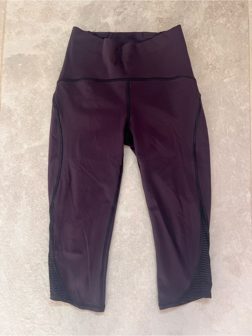 Lululemon Lean In Crop - size 4 - Picture 2 of 5